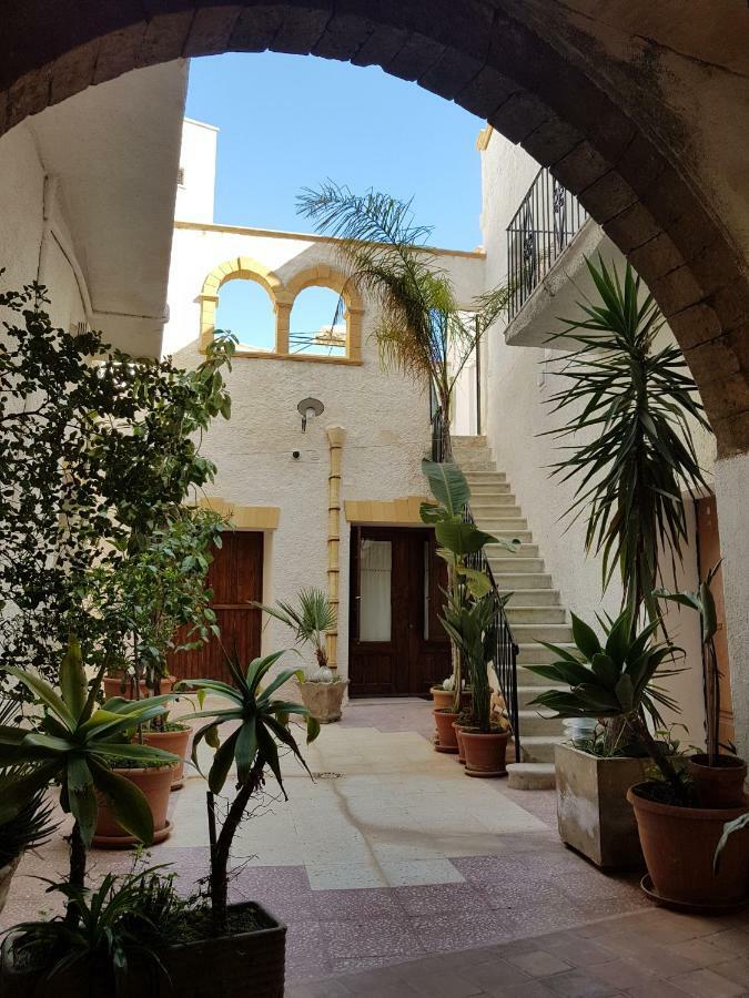 La Corte Di Zaccaria Mazara del Vallo Exteriör bild
